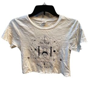 ❤️ URBAN OUTFITTERS LUNAR SPECTRUM SHORT SLEEVE TOP SIZE MEDIUM